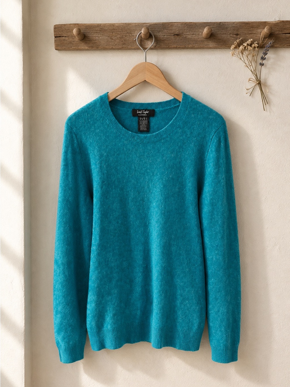 Lord & Taylor 100% Cashmere Teal Blue Crewneck Sweater size medium